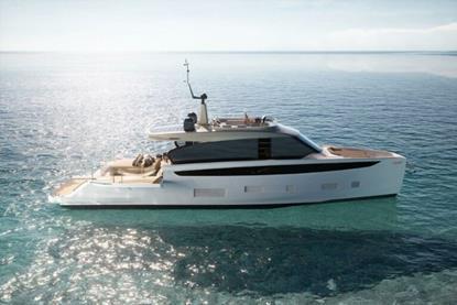 The Azimut Seadeck hybrid motor yacht series